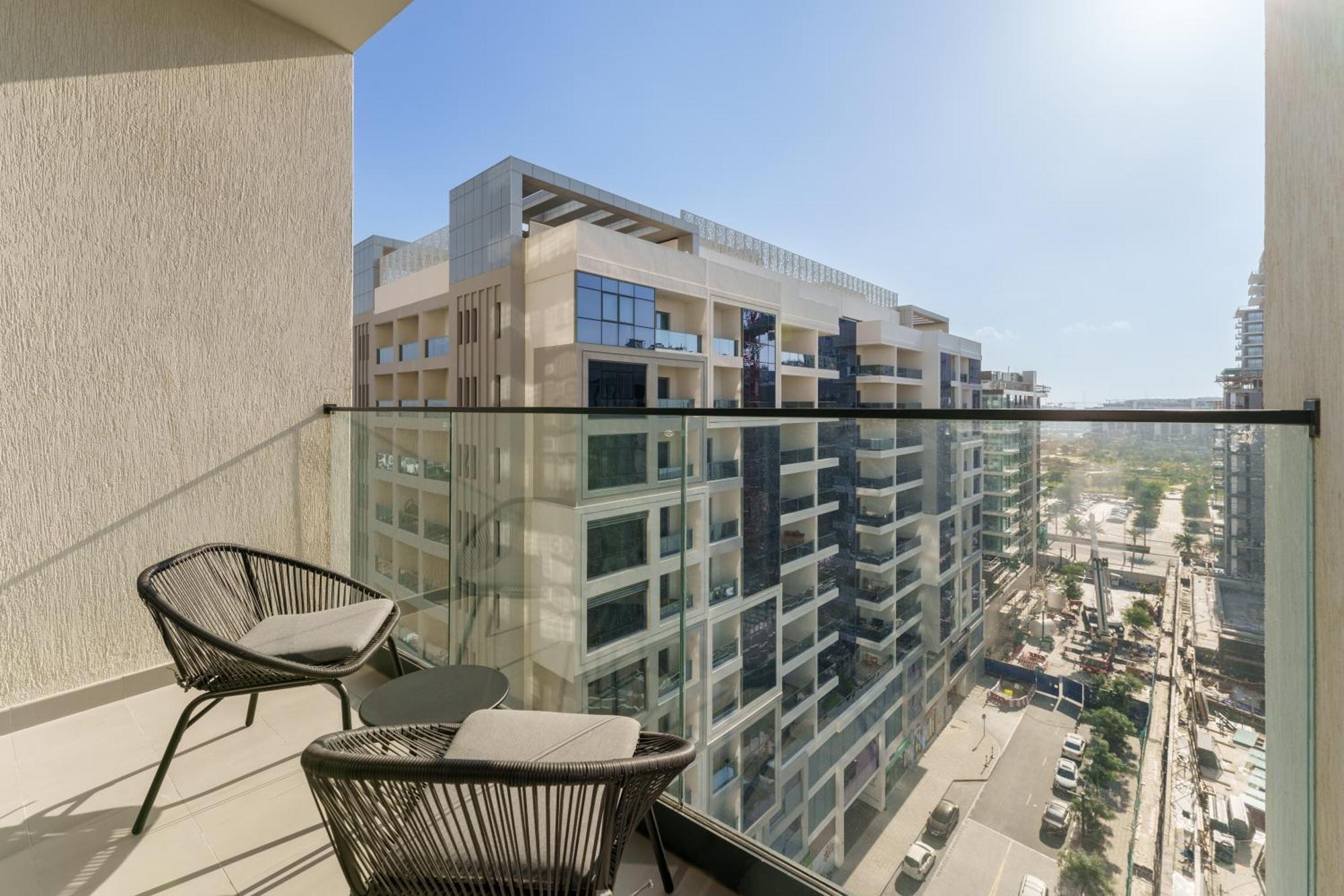 Apartment Your Modern Sophisticated In Hills *