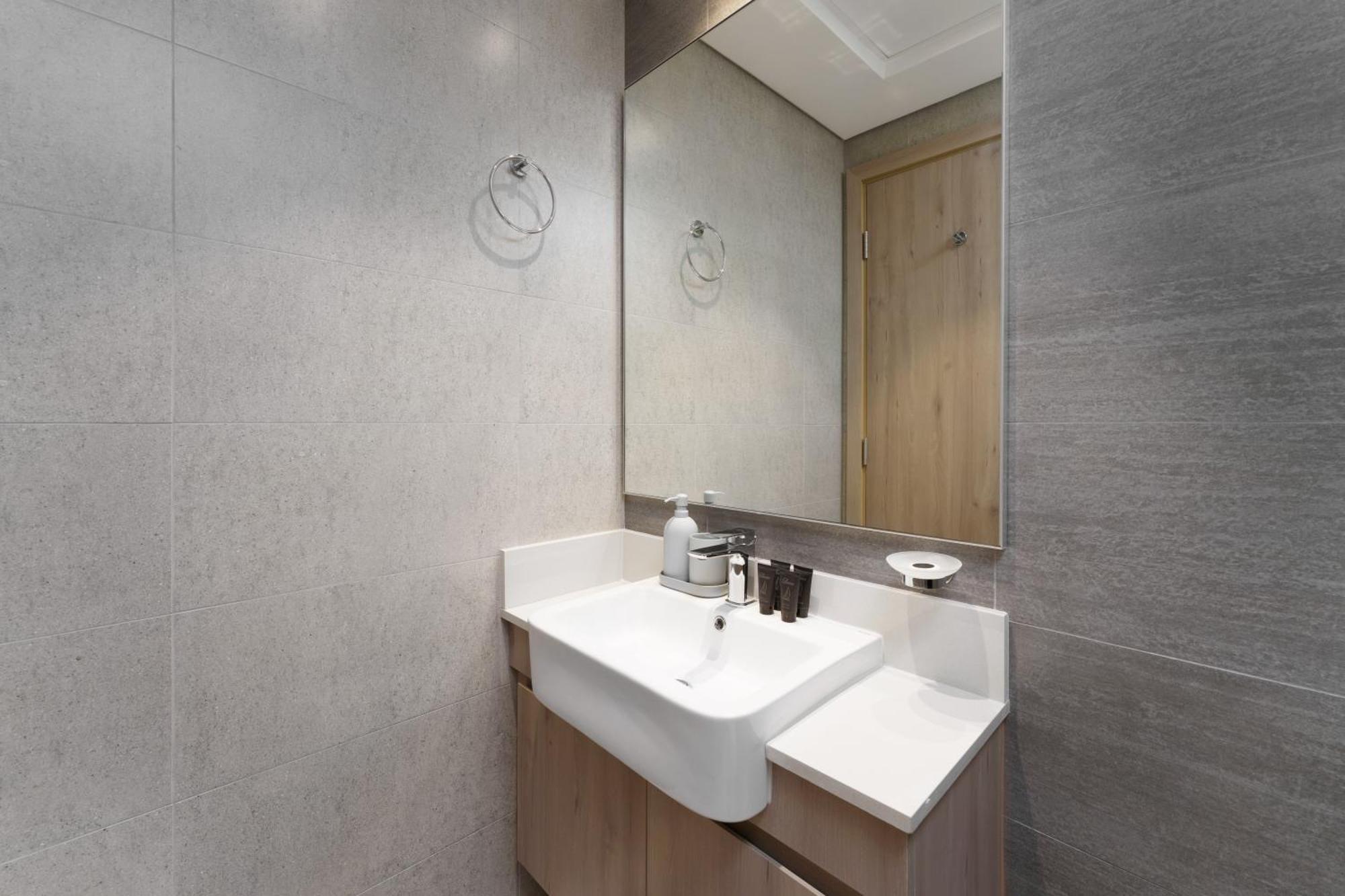 Apartment Your Modern Sophisticated In Hills Dubai