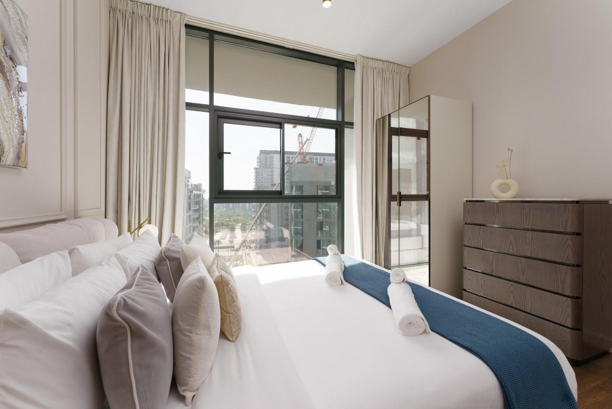 Apartment Your Modern Sophisticated In Hills *
