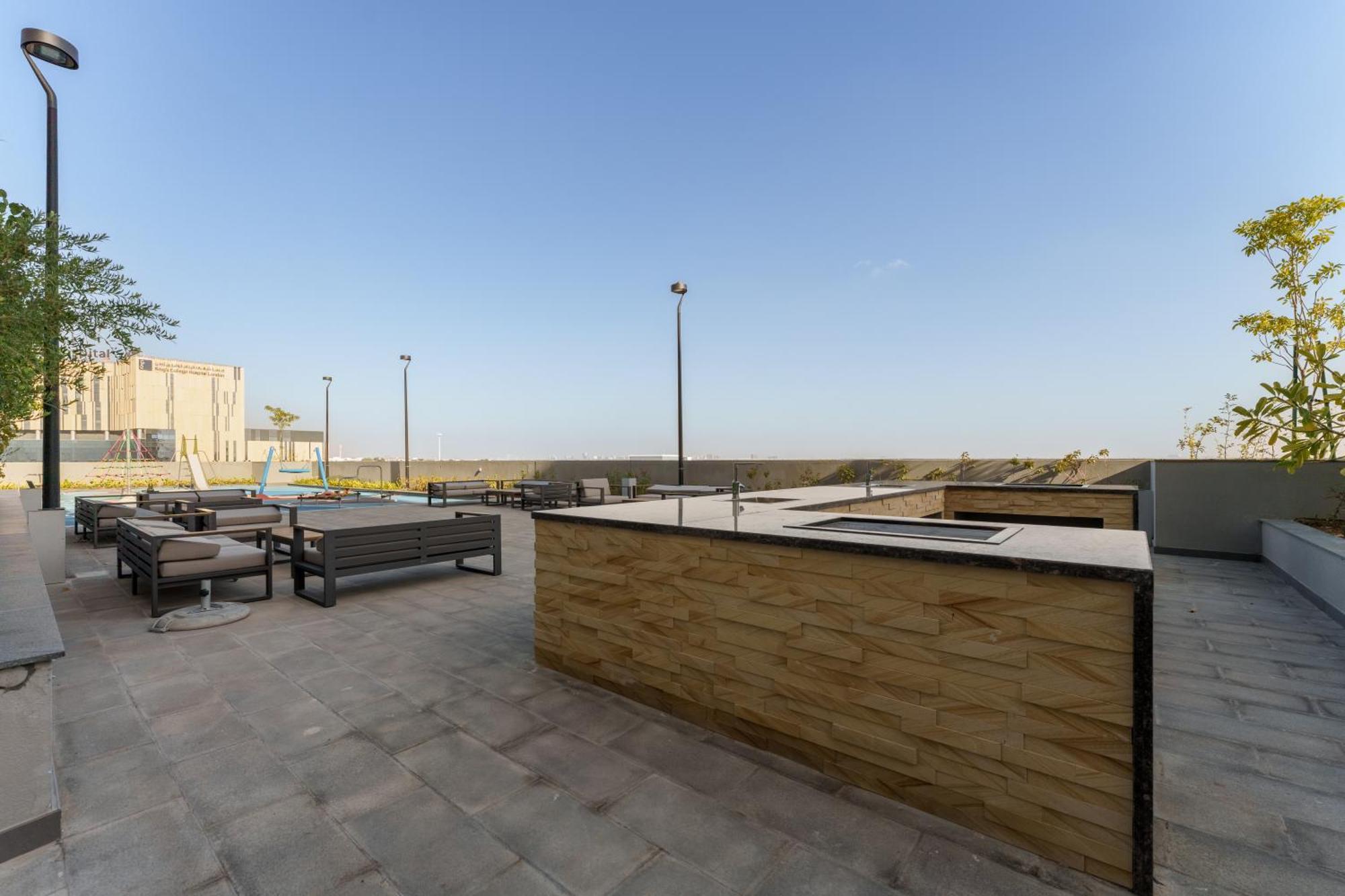 Your Modern Sophisticated In Hills Apartment